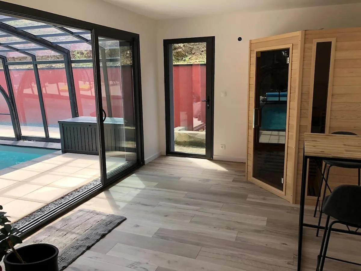 L'Ephemere Plerin Apartment